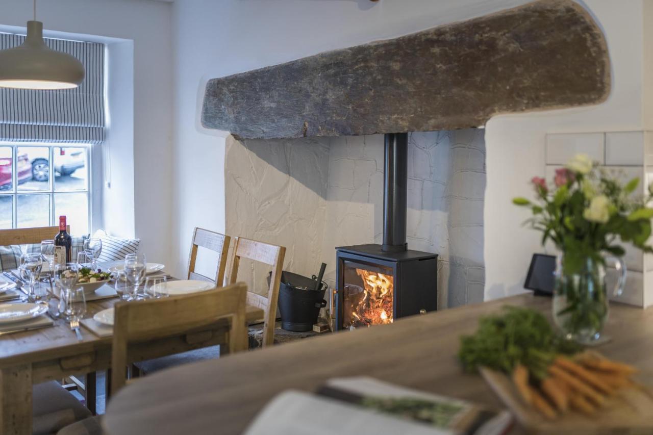 Finest Retreats - Tegannedd - Luxury Grade Ii Listed With Hot Tub *